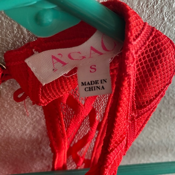 Agaci high neck open back red dress with lace detail XS - Picture 2 of 4